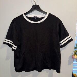 Cute and simple black and white shirt Size Large
